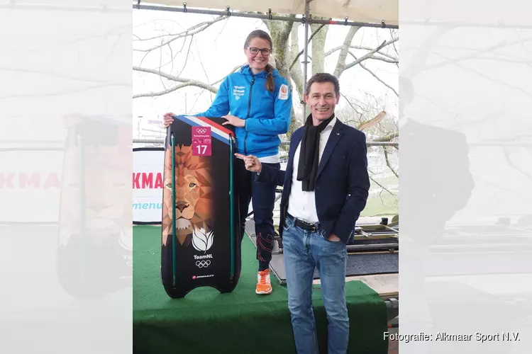 Kimberley Bos geeft skeleton clinic bij De Meent Bauerfeind
